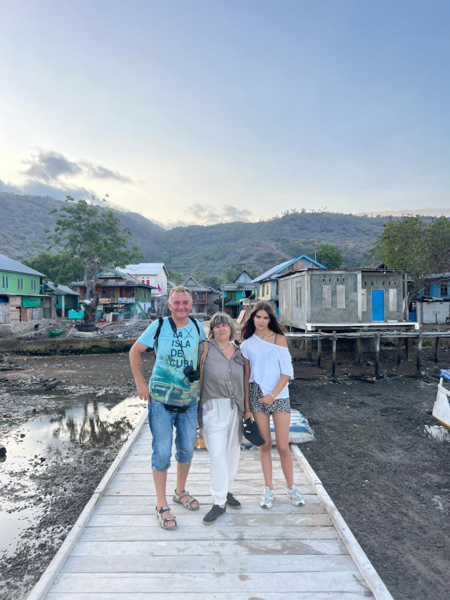 Jhuna Komodo Homestay Exterior foto